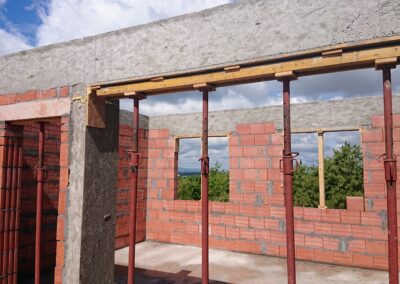 ukończone ściany nośne piętra - 20.05.2025