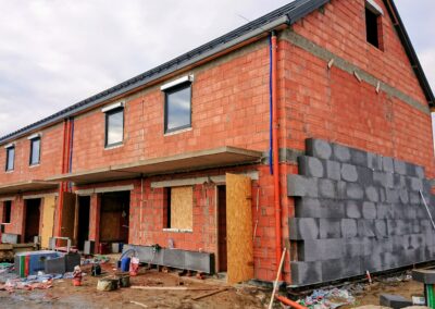 prace nad ociepleniem budynku - 03.12.2025