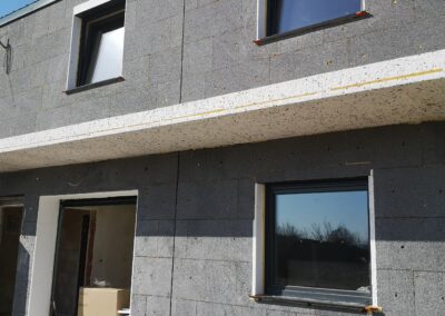 zainstalowane parapety granitowe we wszystkich segmentach - 06.03.2026